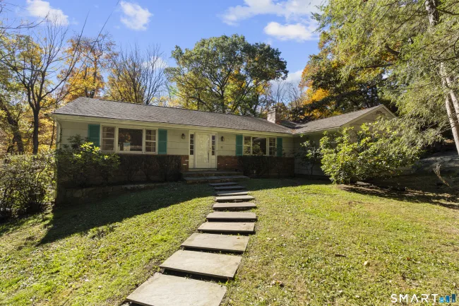 55 Bartlett Lane, Stamford, CT