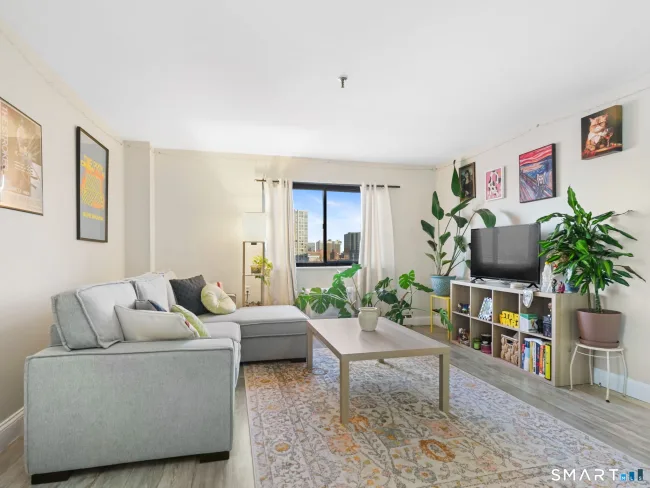 51 Schuyler Avenue #5C