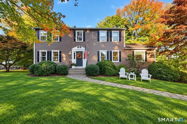 12 Thornwood Place, Trumbull, CT