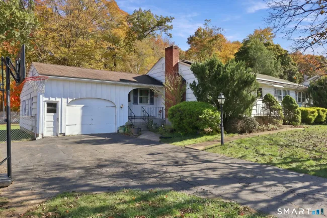 105 Dartmouth Drive, East Hartford, CT