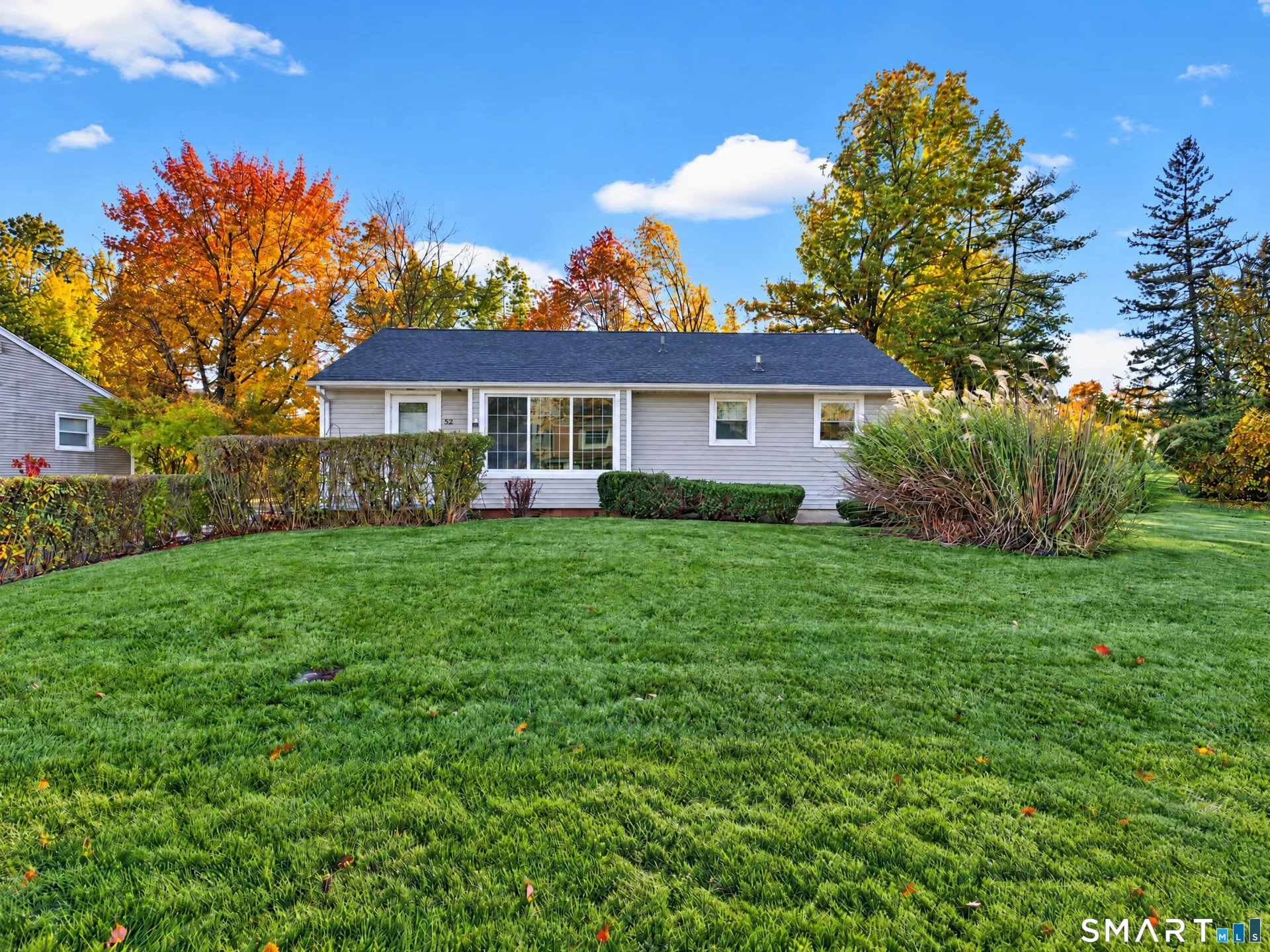 52 Ellsworth Drive, Bloomfield, CT