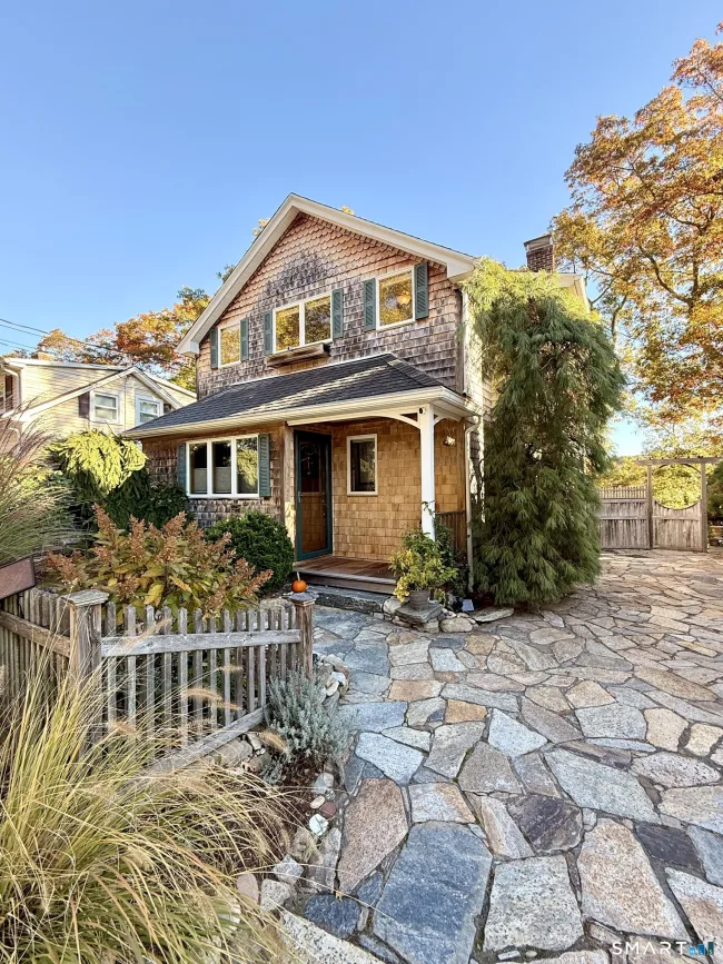 11 Summit Avenue, East Lyme, CT