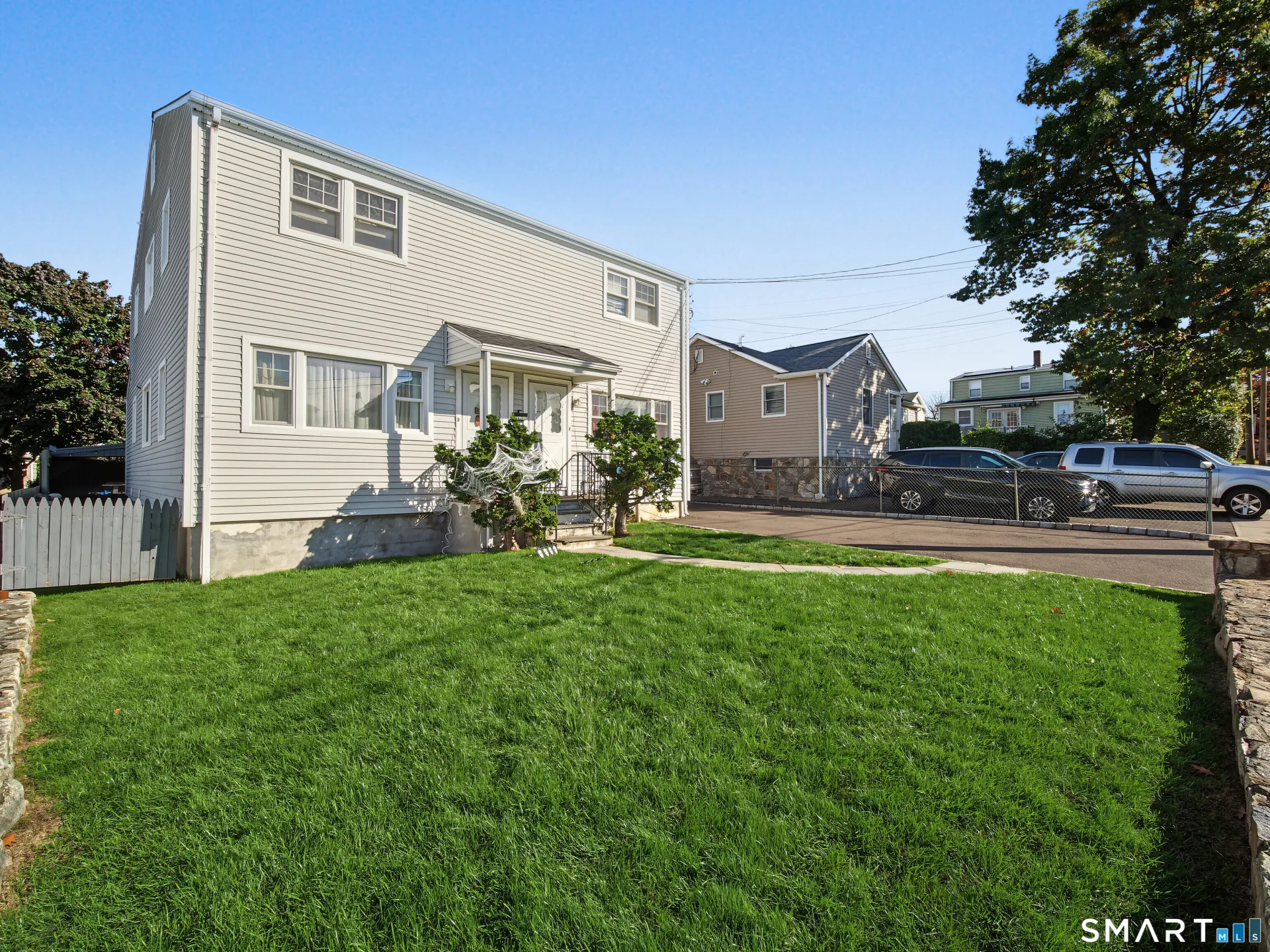 15-17 Robert Court, Stamford, CT