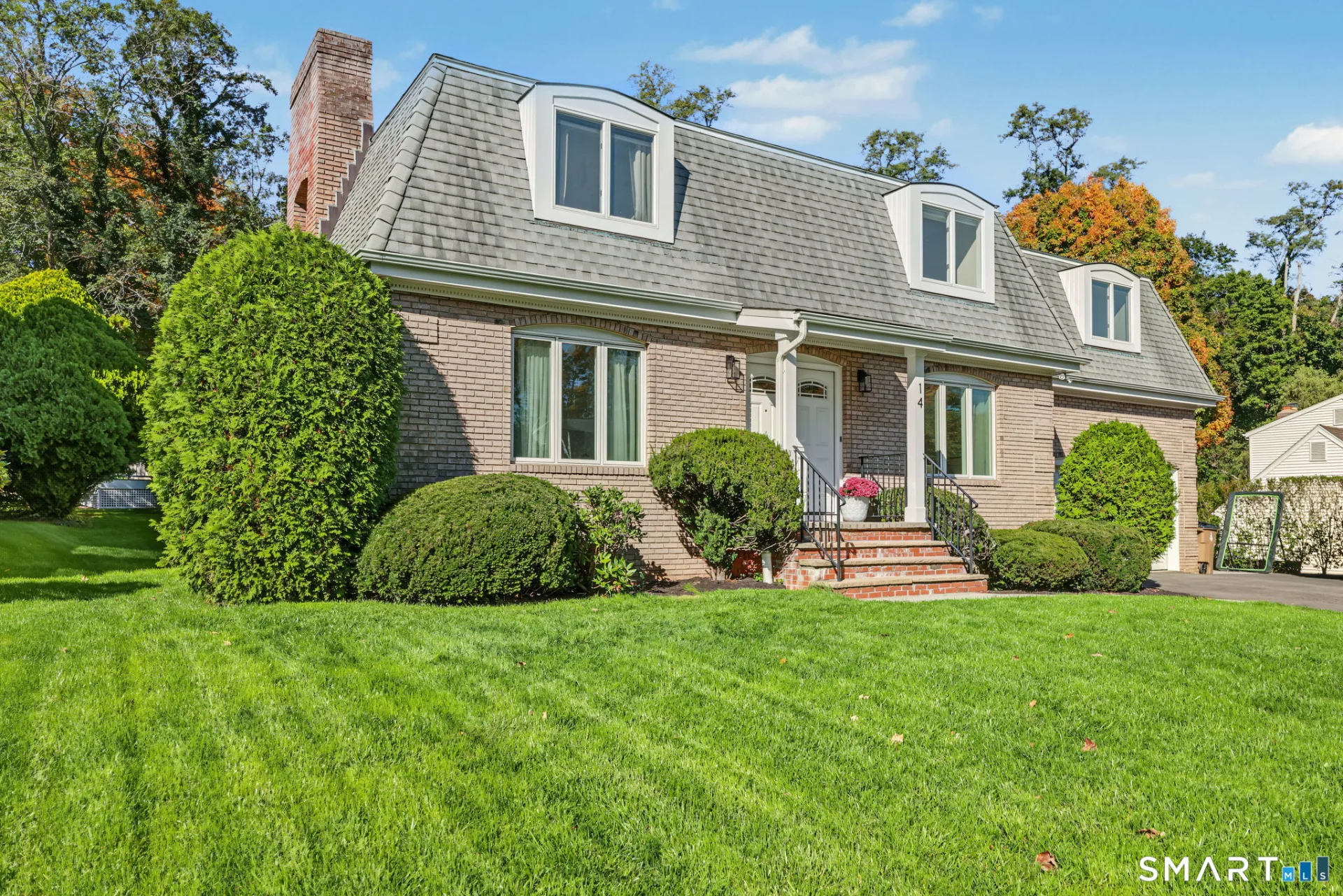 14 Coachlamp Lane, Stamford, CT