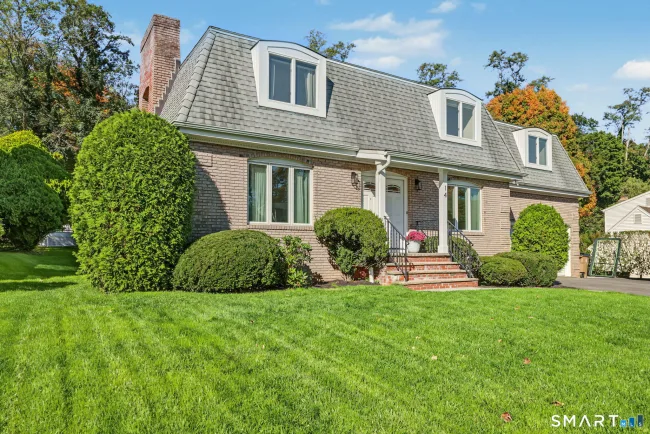 14 Coachlamp Lane
