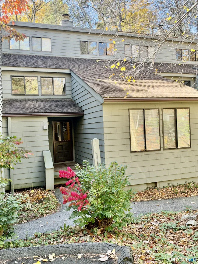 91 Woodside Circle, Torrington, CT