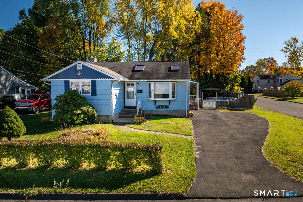 17 Dover Street, Bristol, CT