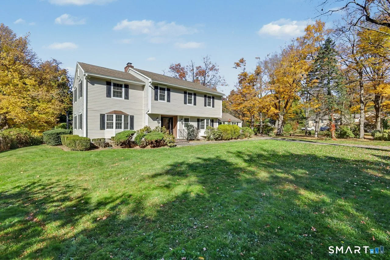 3 Huntzinger Drive, Greenwich, CT