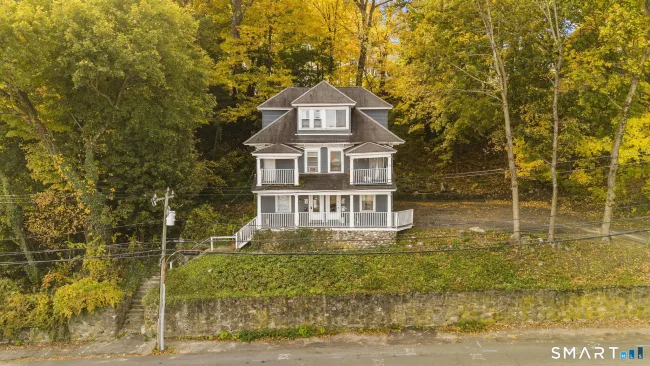 25 Bunker Hill Avenue