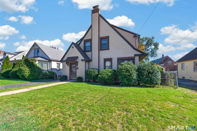 83 Bradley Avenue, East Haven, CT