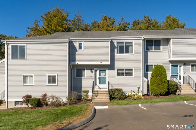 203 Greens Farm Road #203, Branford, CT