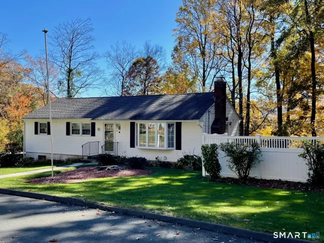26 Cedar Circle, Beacon Falls, CT
