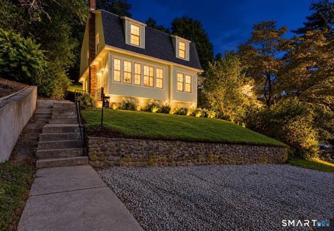 33 Monroe Street, Shelton, CT