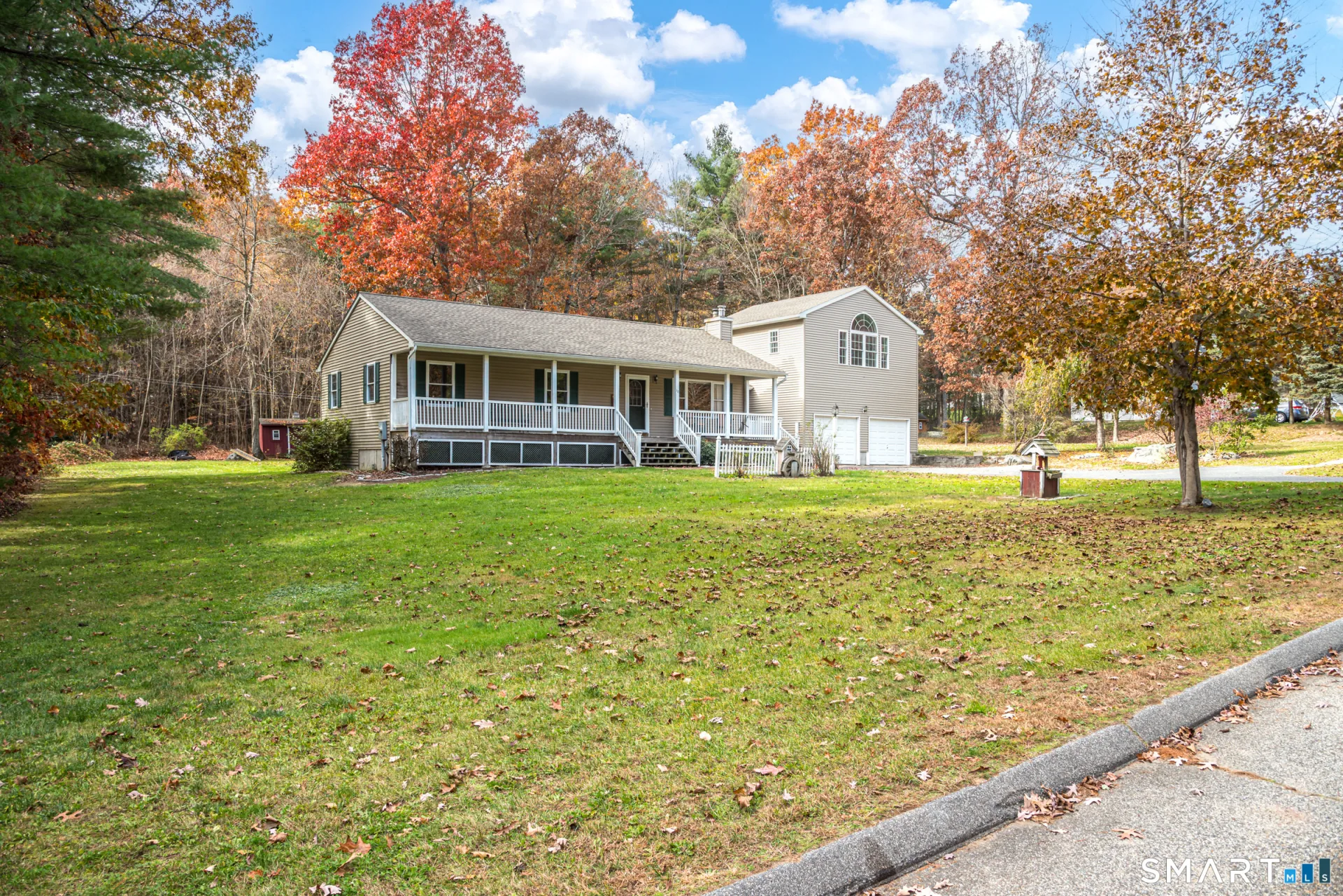 18 Mayflower Hill, Stafford, CT